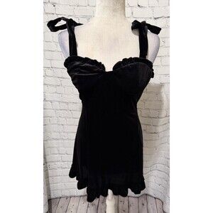 Forever 21 black velvet tie strap ruffled mini dress Size Small